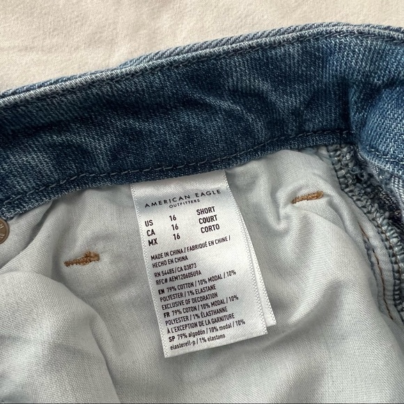 American Eagle Curvy Stretch Mom Jean - Picture 3 of 4